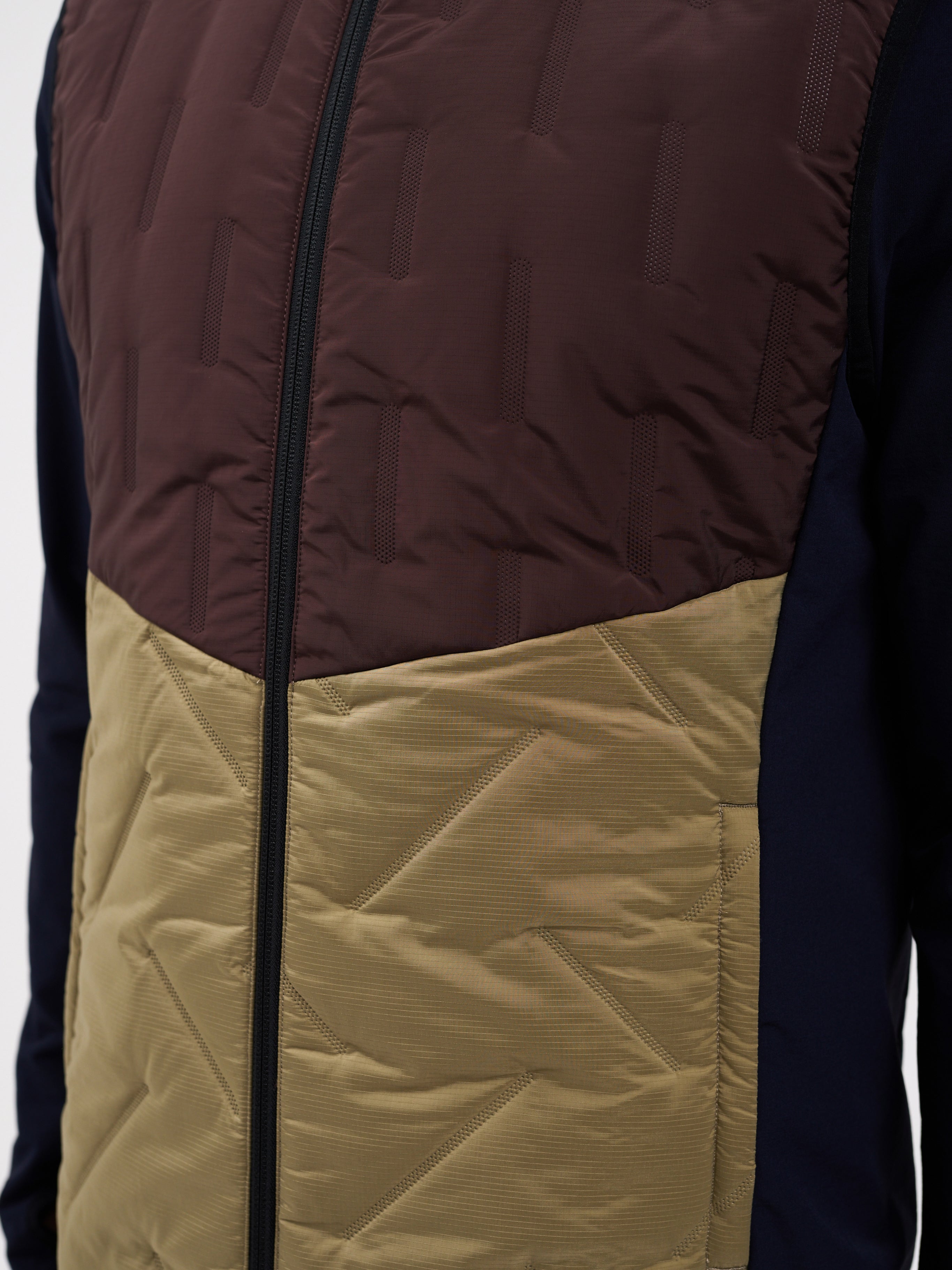 District Panel Technical Gilet